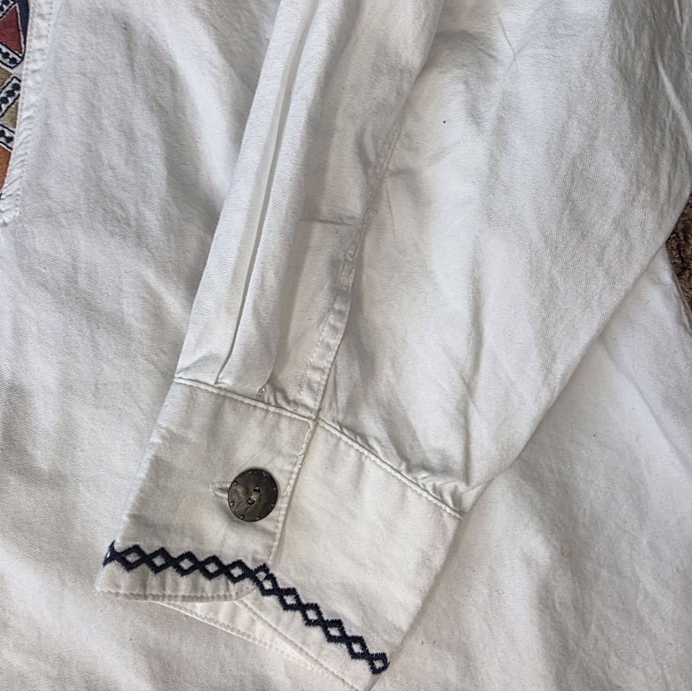 Women's Vintage Western Style Embroidered Button Down Shirt Size Medium - Picture 5 of 11